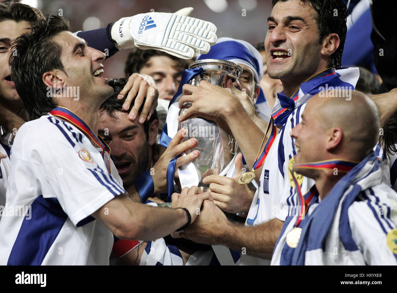 GREEK PLAYERS WITH EURO TROPHY PORTUGAL V GREECE EURO 2004 STADIUM OF
