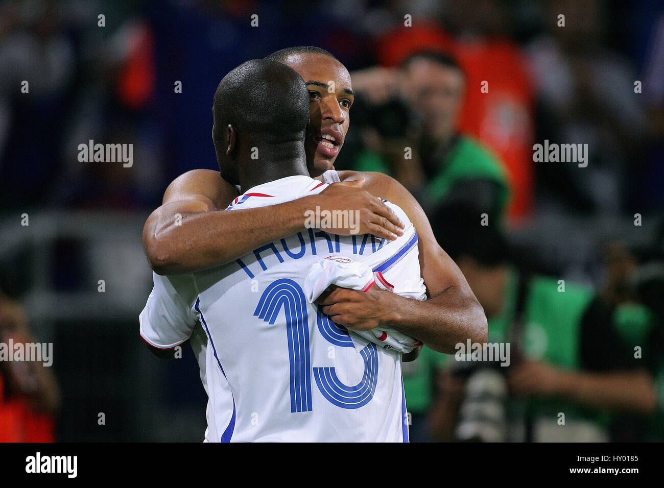 LILIAN THURAM & THIERRY HENRY SPAIN V FRANCE HANNOVER GERMANY 27 June 2006  Stock Photo - Alamy