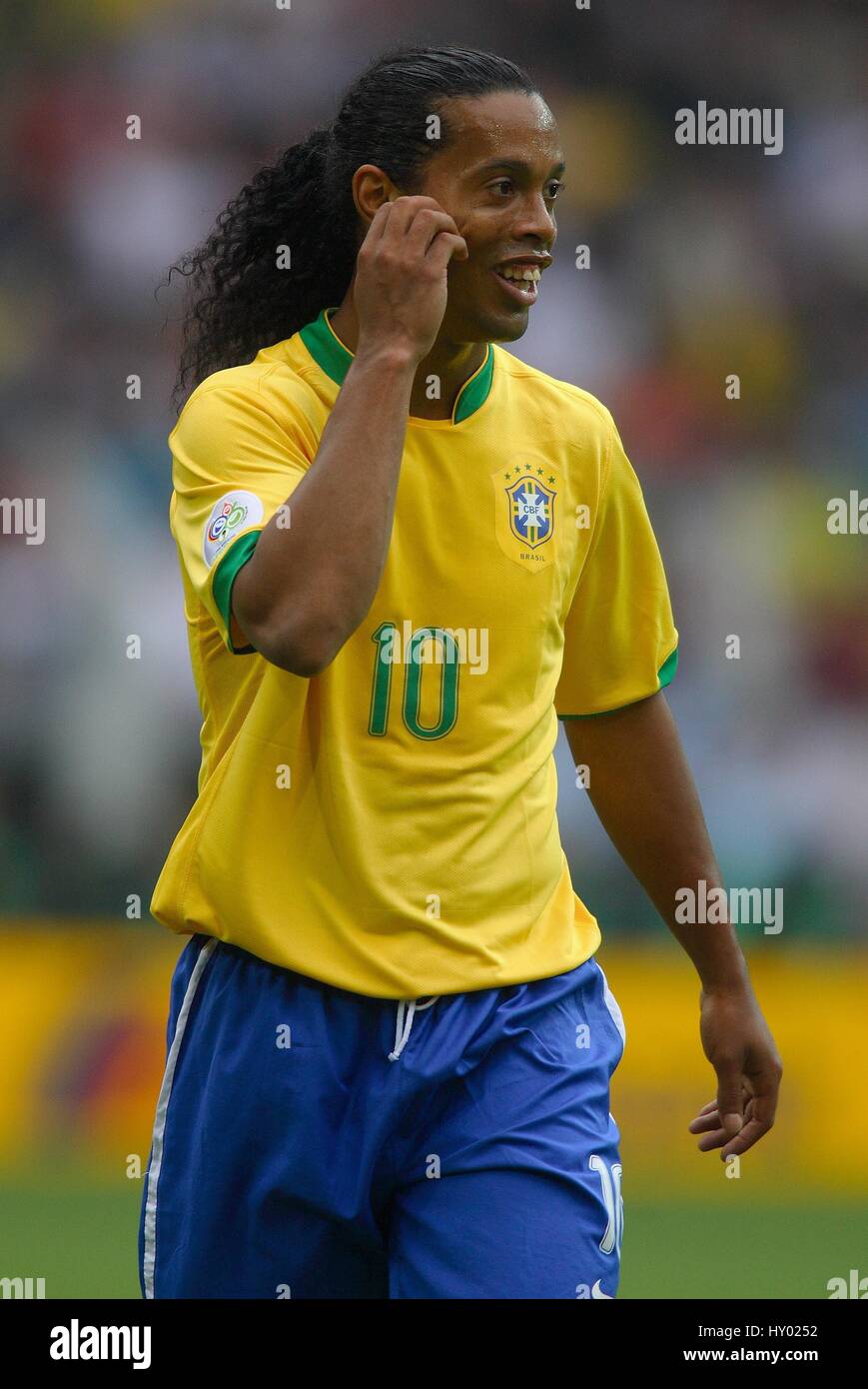 Ronaldinho hi-res stock photography and images - Page 7 - Alamy
