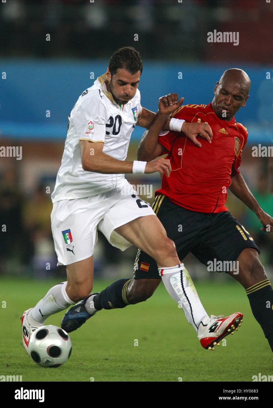 SIMONE PERROTTA & MARCOS SENNA SPAIN V ITALY ERNST-HAPPEL-STADION VIENNA AUSTRIA 22 June 2008 Stock Photo