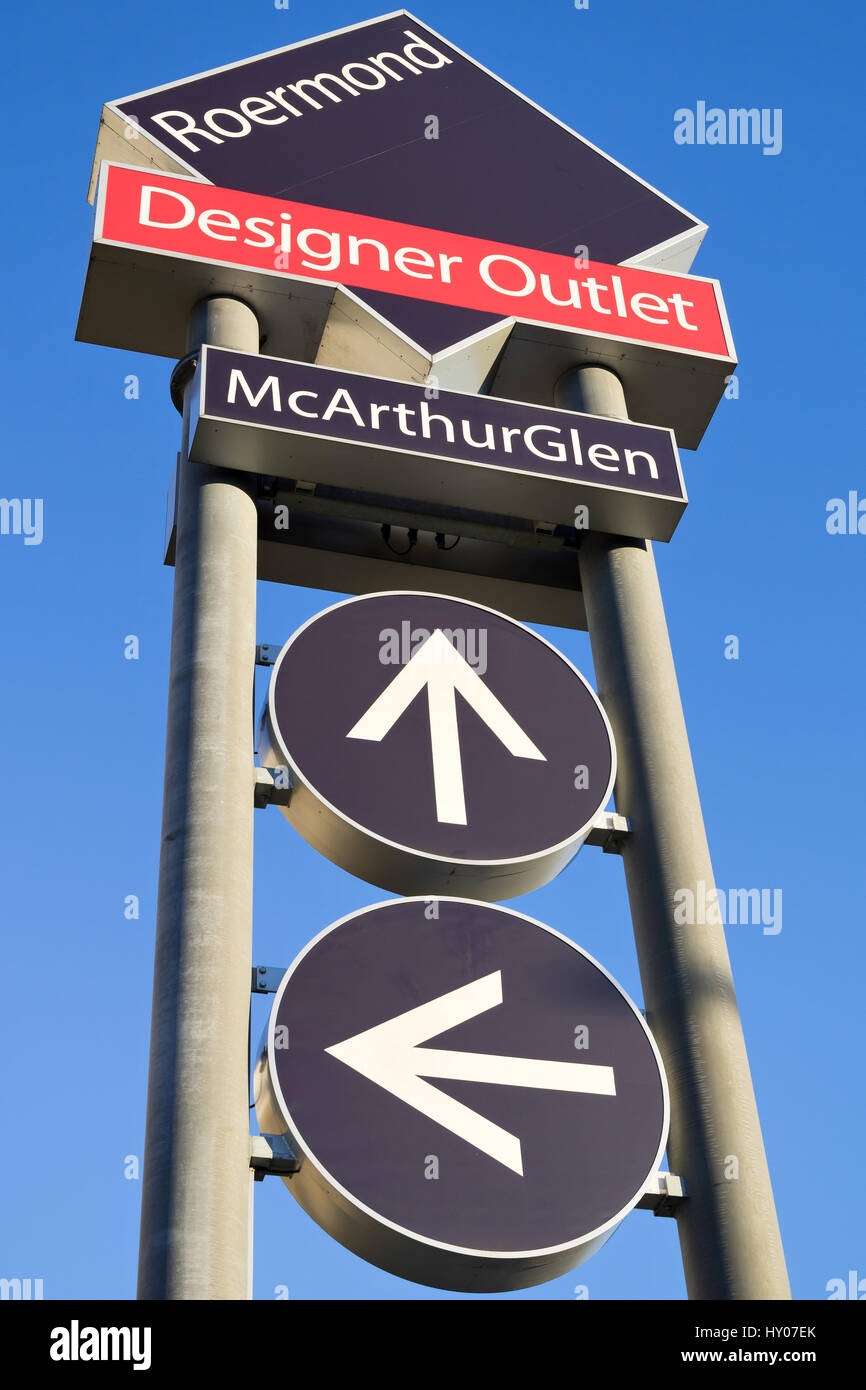 Birch Run, Michigan, USA - October 9, 2018: Exterior of the Coach outlet at  the Birch Run Outlet Mall near Frankenmuth Michigan Stock Photo - Alamy