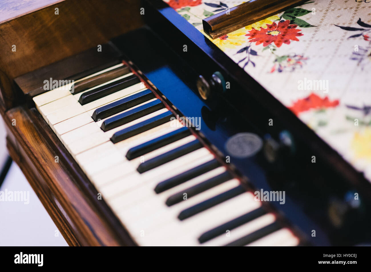 Harmonium keyboard hires stock photography and images Alamy