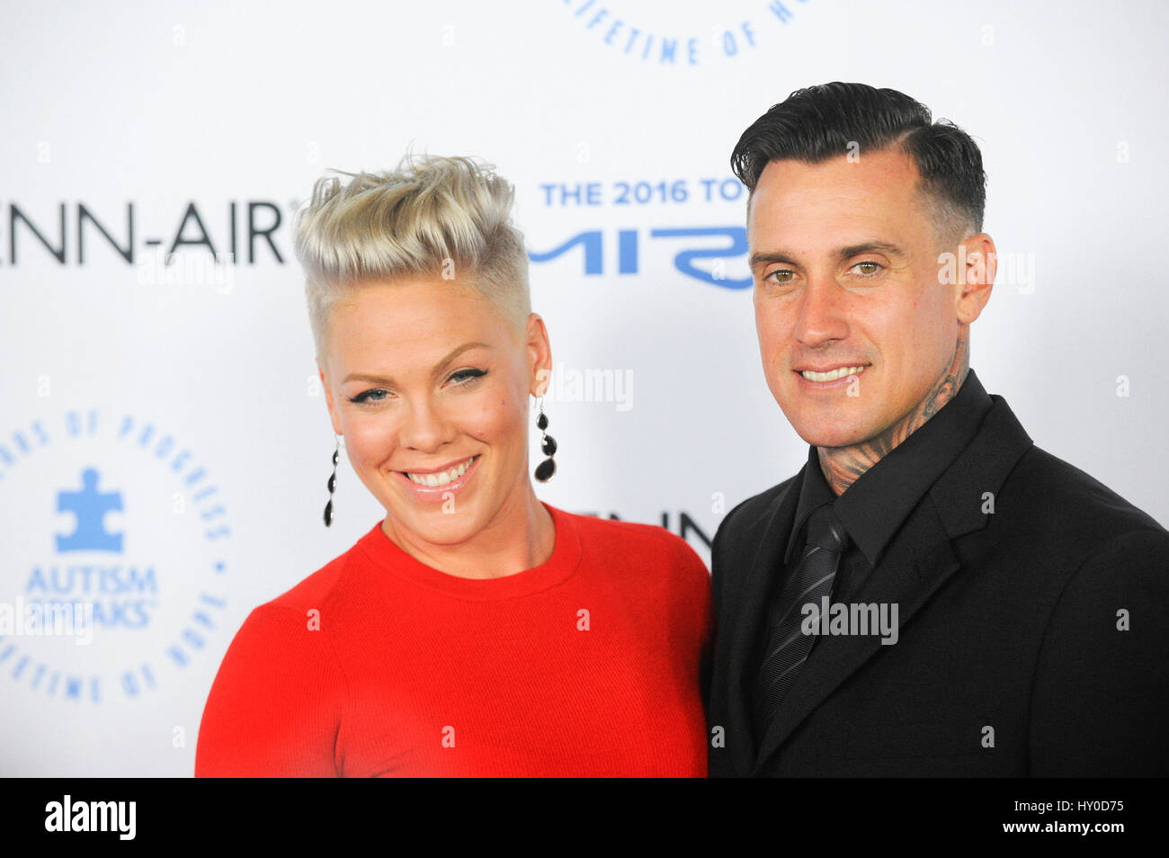 Alecia beth moore husband hi-res stock photography and images - Alamy