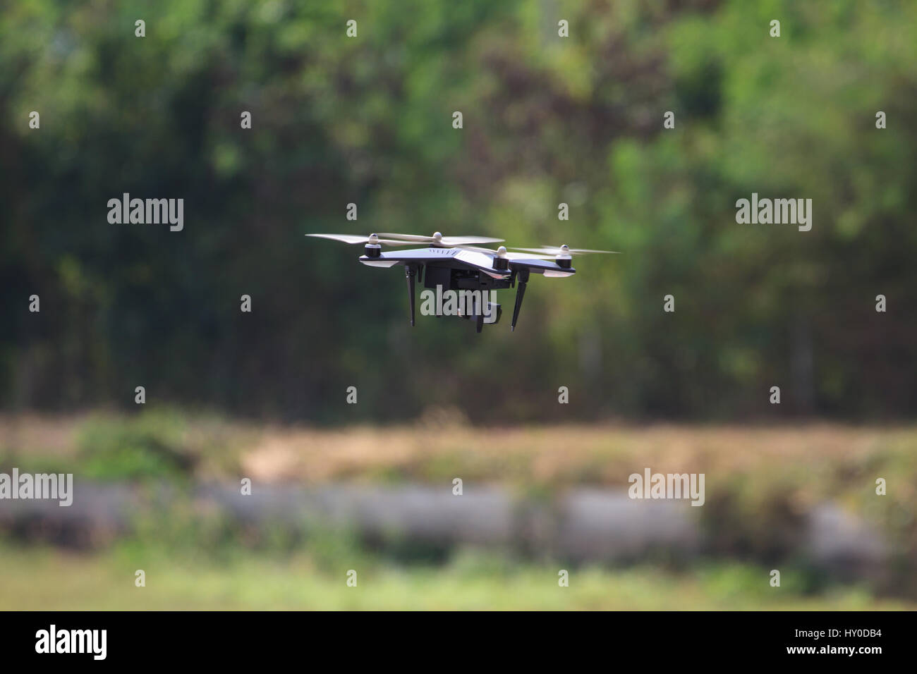 Flying with lithium battery hires stock photography and images Alamy