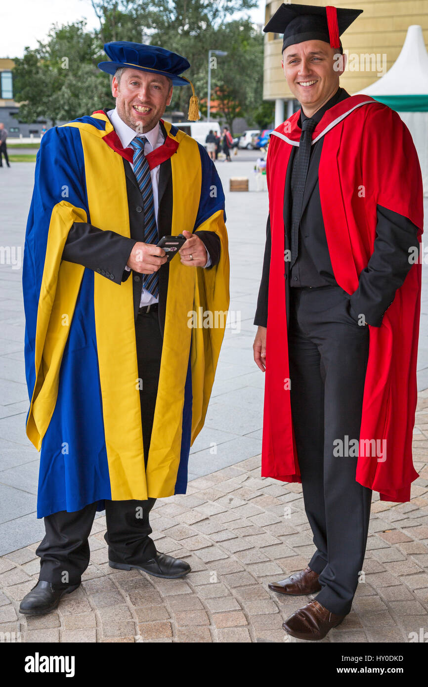 Phd gown uk hot sale