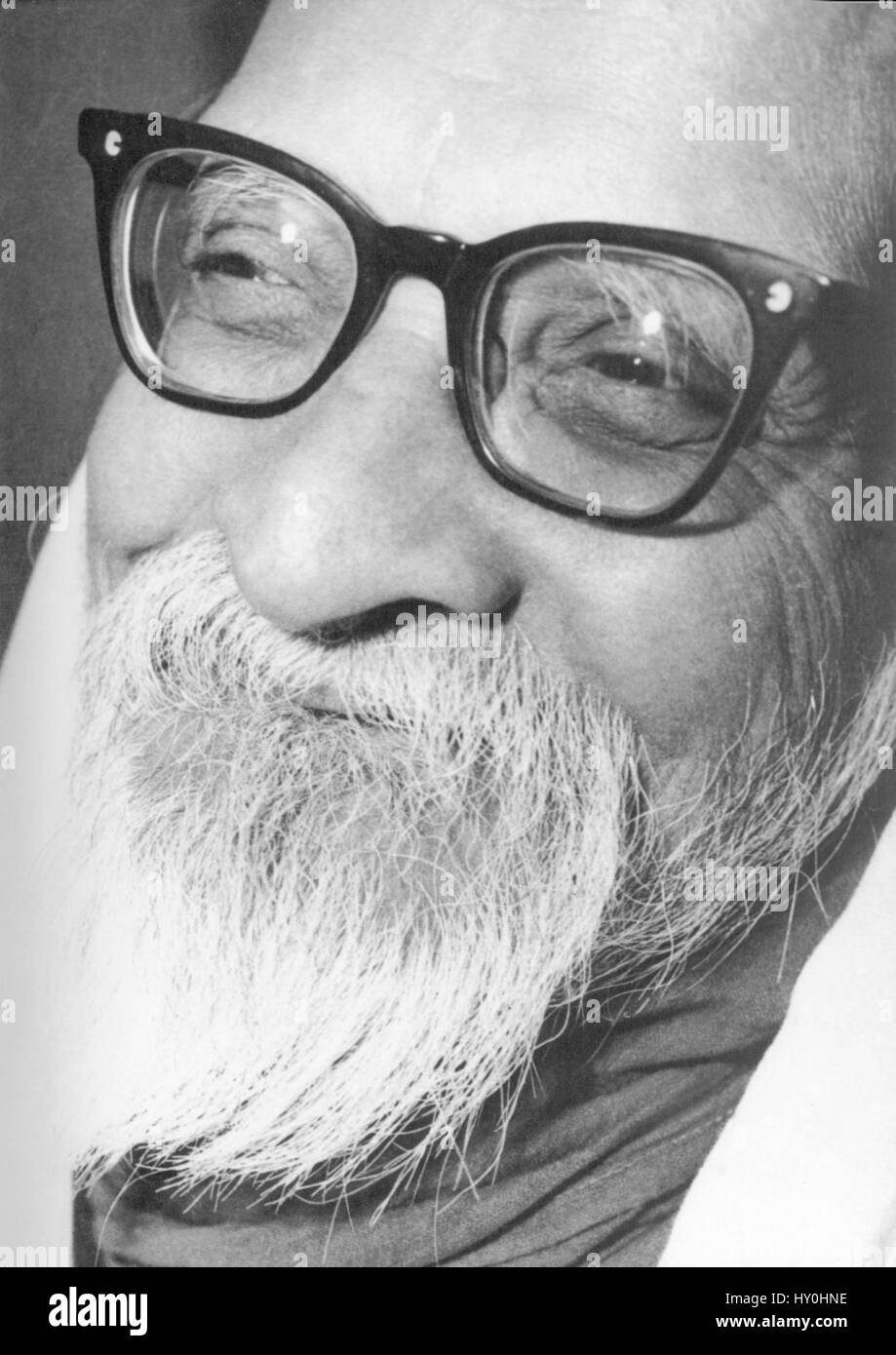 Indian advocate of nonviolence Vinoba Bhave India Asia 1957 Stock Photo