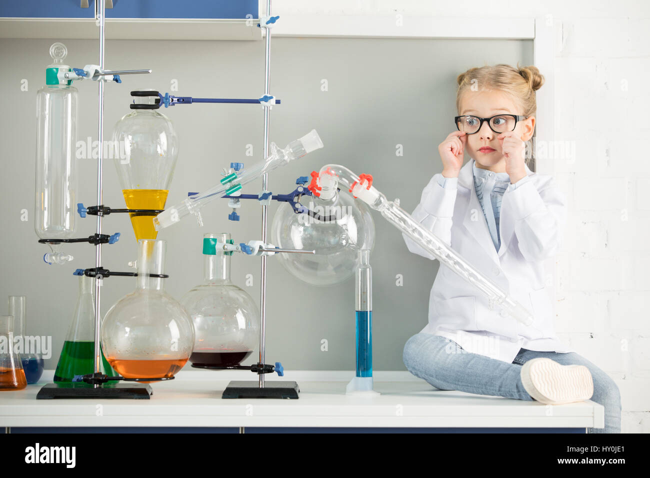 Научная лаборатория для детей. Проделаем опыт. Хим опыты. Колба для экспериментов. Юный химик.