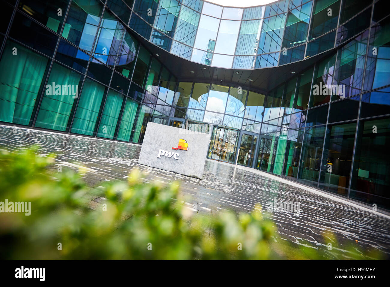 Price waterhouse cooper office hires stock photography and images Alamy