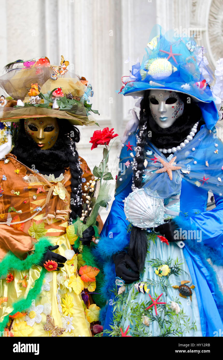 Venice carnival portrait two people hi-res stock photography and images ...