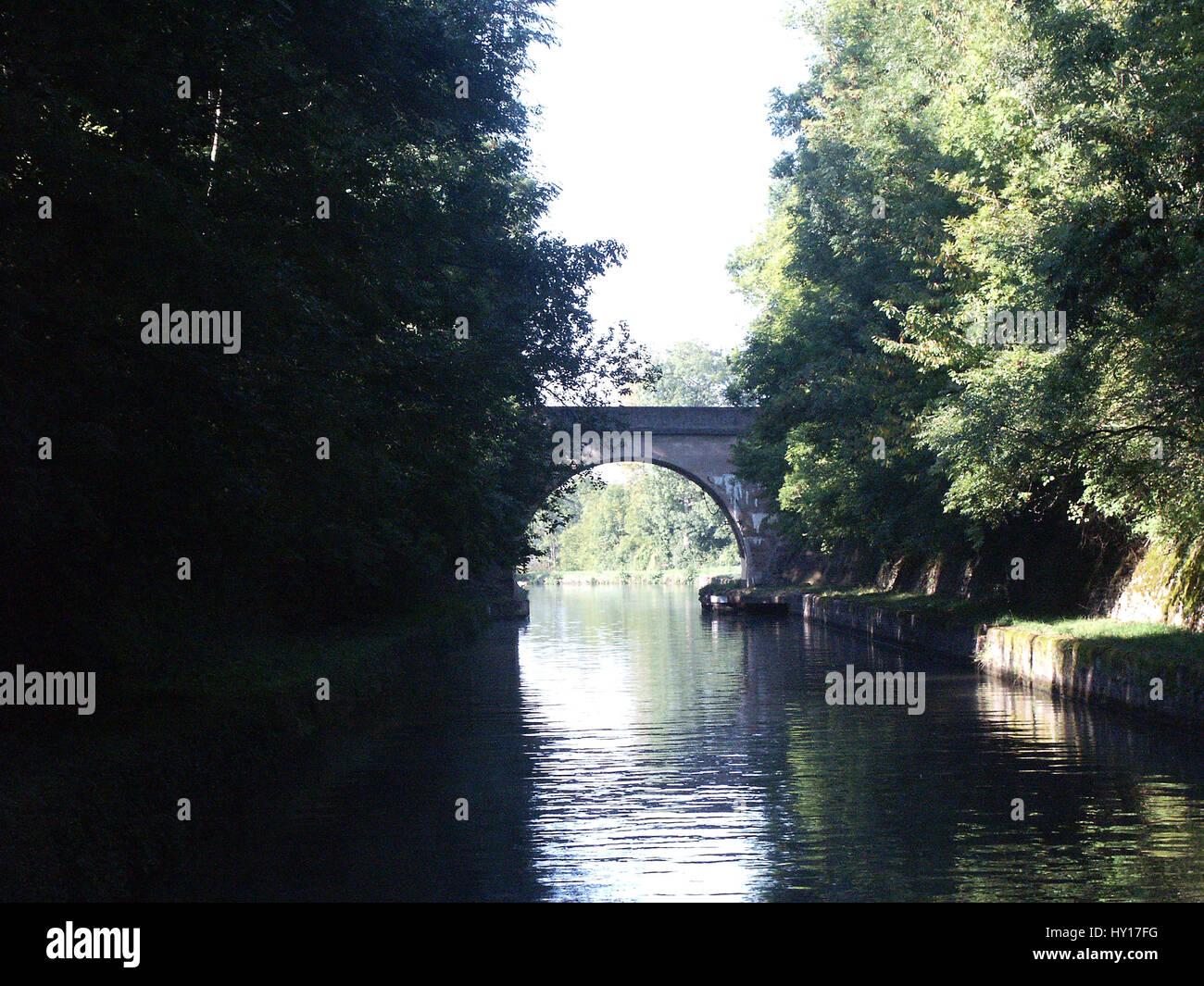 Masonry arch bridge hi-res stock photography and images - Alamy