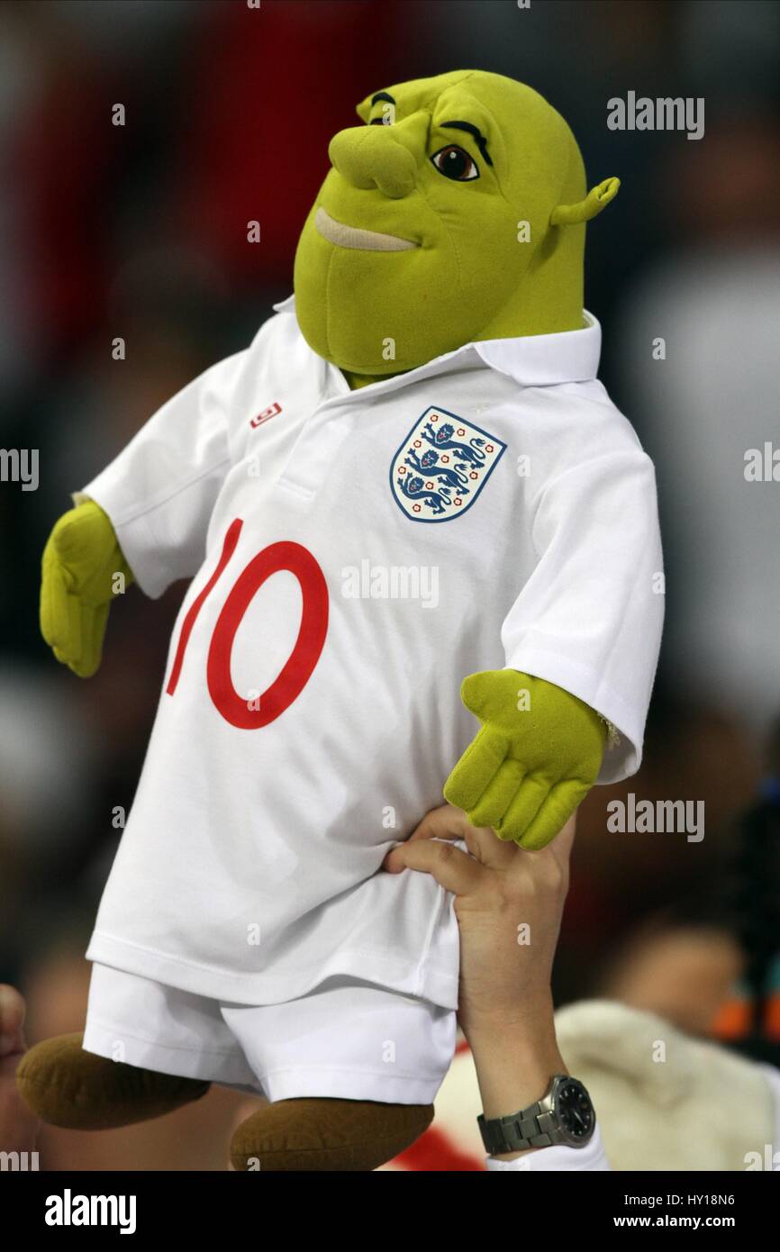 SHREK IN ENGLAND SHIRT WAYNE ROONEY SOFT TOY WAYNE ROONEY SOFT TOY