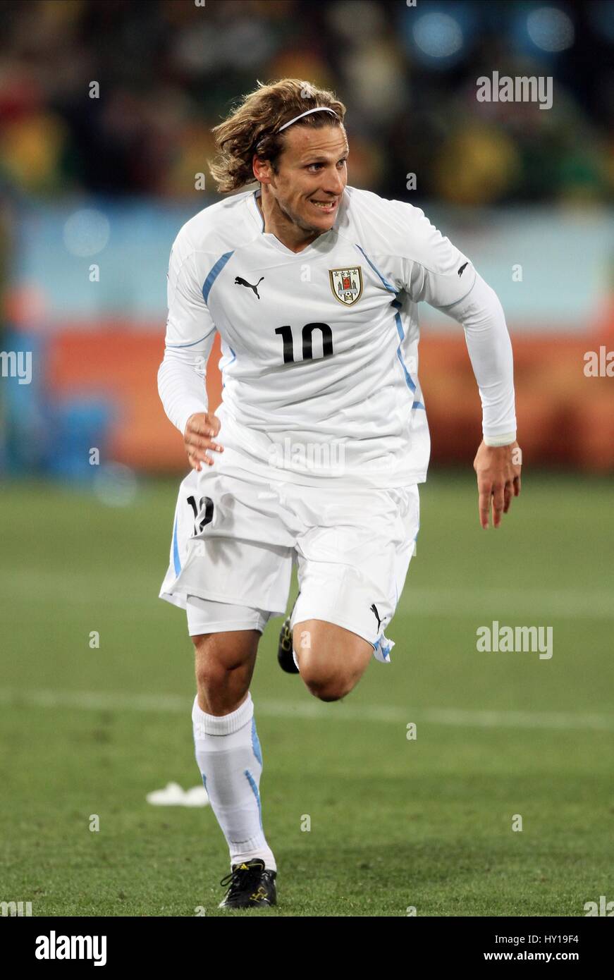 Diego forlan world cup 2010 hi-res stock photography and images