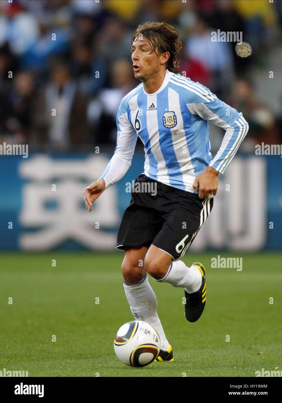 GABRIEL HEINZE ARGENTINA & REAL MADRID ARGENTINA & REAL MADRID GREEN POINT STADIUM CAPE TOWN SOUTH AFRICA 03 July 2010 Stock Photo