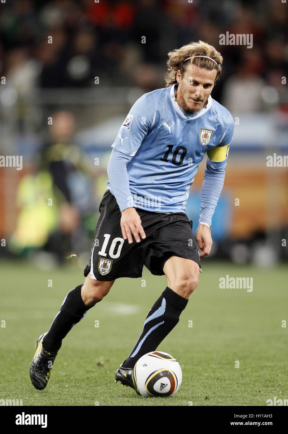 DIEGO FORLAN URUGUAY V HOLLAND GREEN POINT STADIUM CAPE TOWN SOUTH AFRICA 06 July 2010 Stock Photo