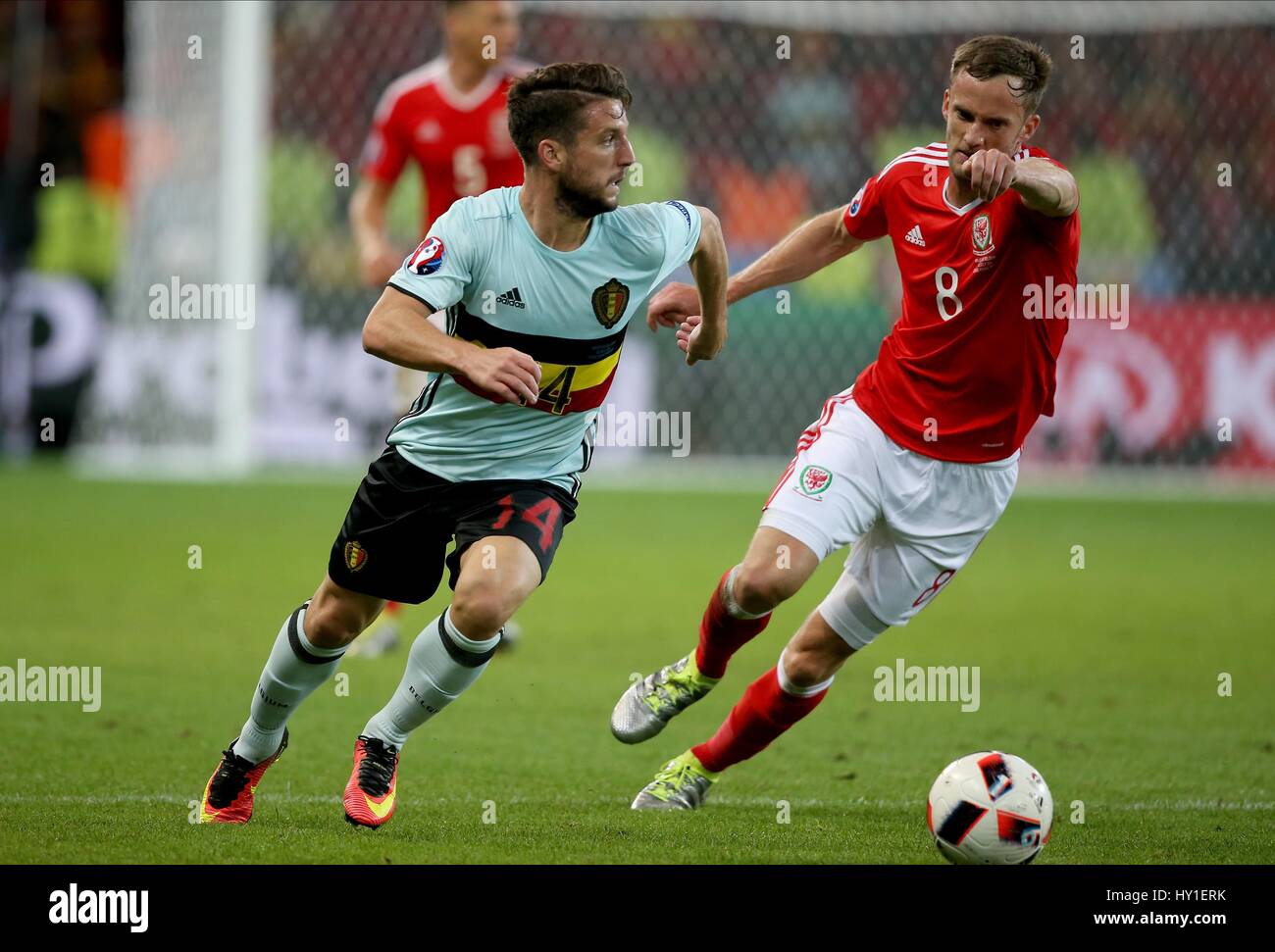 DRIES MERTENS AND ANDY KING WALES V BELGIUM STADE PIERRE-MAUROY LILLE FRANCE 01 July 2016 Stock Photo