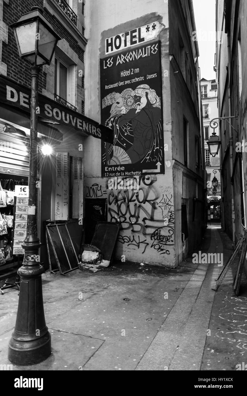 Street photography in black and white - Rue du Chat-qui-Pêche 75005 Paris Stock Photo
