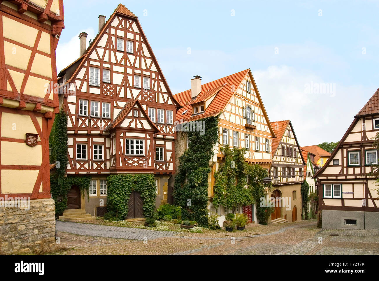 FachwerkhÃ¤user in der Altstadt von Bad Wimpfen im Neckartal, Baden WÃ¼rtemberg, Deutschland Timber Frame Houses in  the medieval Town of Bad Wimpfen  Stock Photo