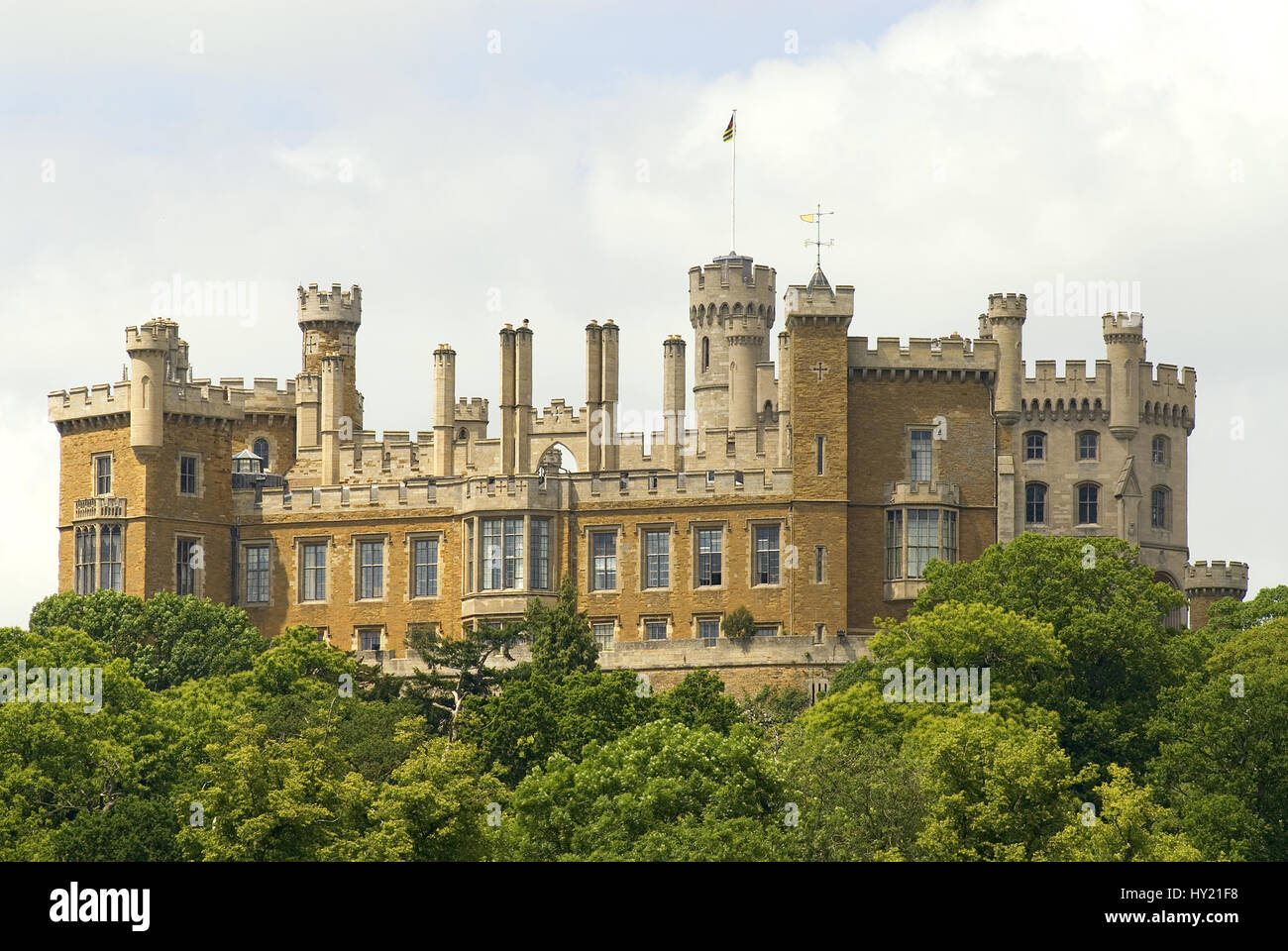 Belvoir Castle is a stately home in the English county of Leicestershire, overlooking the Vale of Belvoir.   Blick auf die Burg Belvoir in Leicestersh Stock Photo