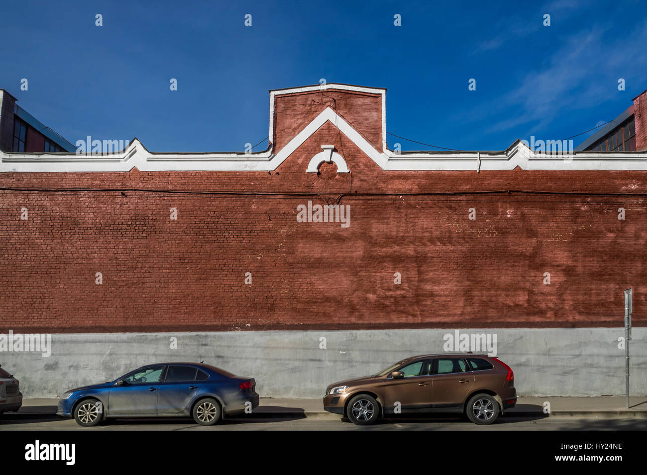 Russia, Moscow. Truck garage on Novoryazanskaya Street Stock Photo Alamy