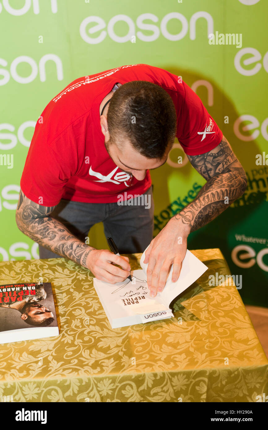 Former mixed martial artist hires stock photography and images Alamy