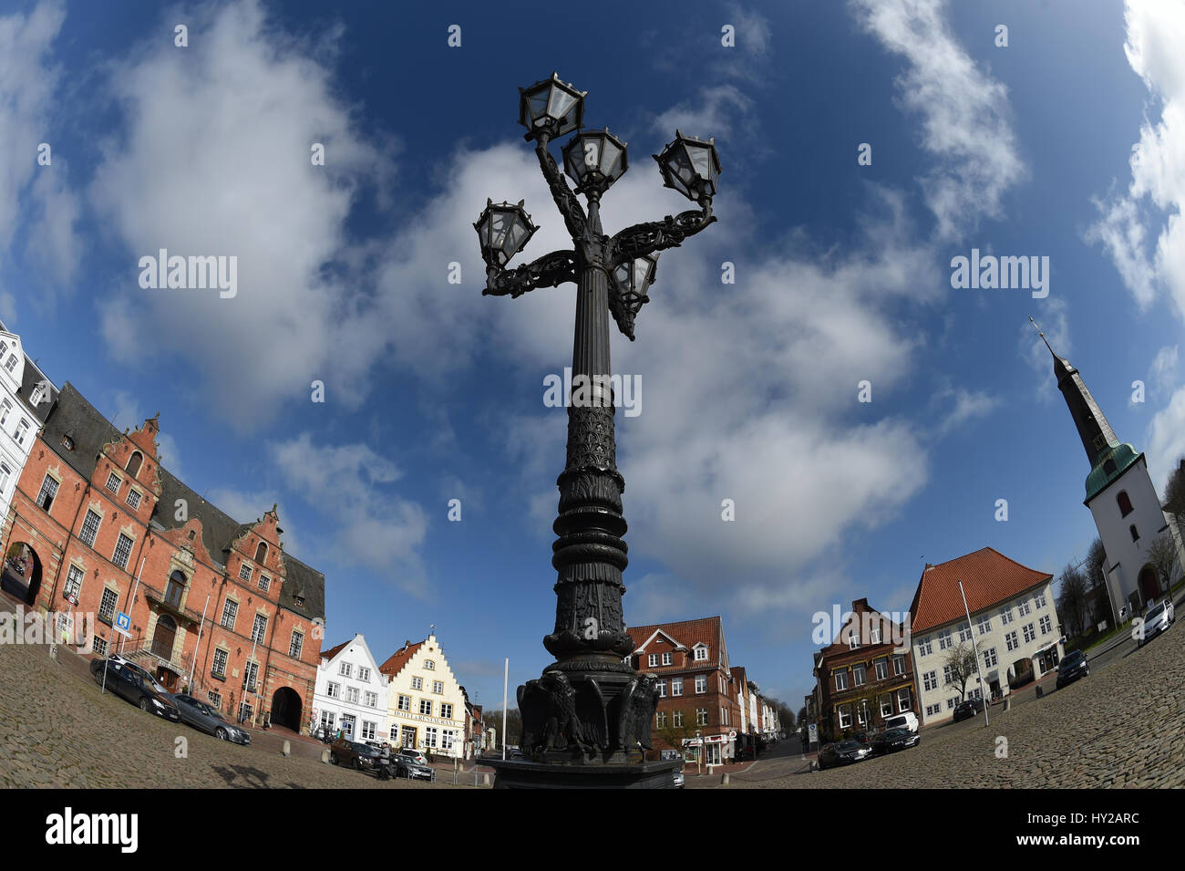 Glueckstadt, Germany. 15th Mar, 2017. View of the market square of Glueckstadt, Germany, 15 March 2017. The town celebrated its 400th anniversary with a festival on 25 March. Photo: Carsten Rehder/dpa/Alamy Live News Stock Photo