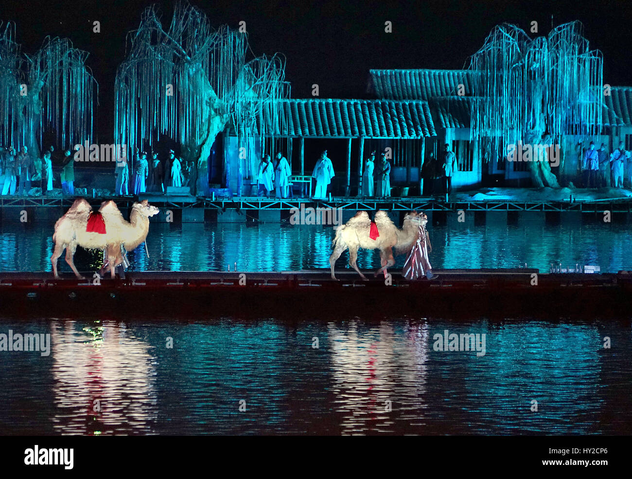 Kaifeng, China's Henan Province. 31st Mar, 2017. A performance is staged to reproduce the prosperity of capital Kaifeng (historically known as Daliang, Bianliang, Bianjing, Dongjing) of the Northern Song Dynasty (960-1127), in Kaifeng, central China's Henan Province, March 31, 2017. Credit: Li An/Xinhua/Alamy Live News Stock Photo