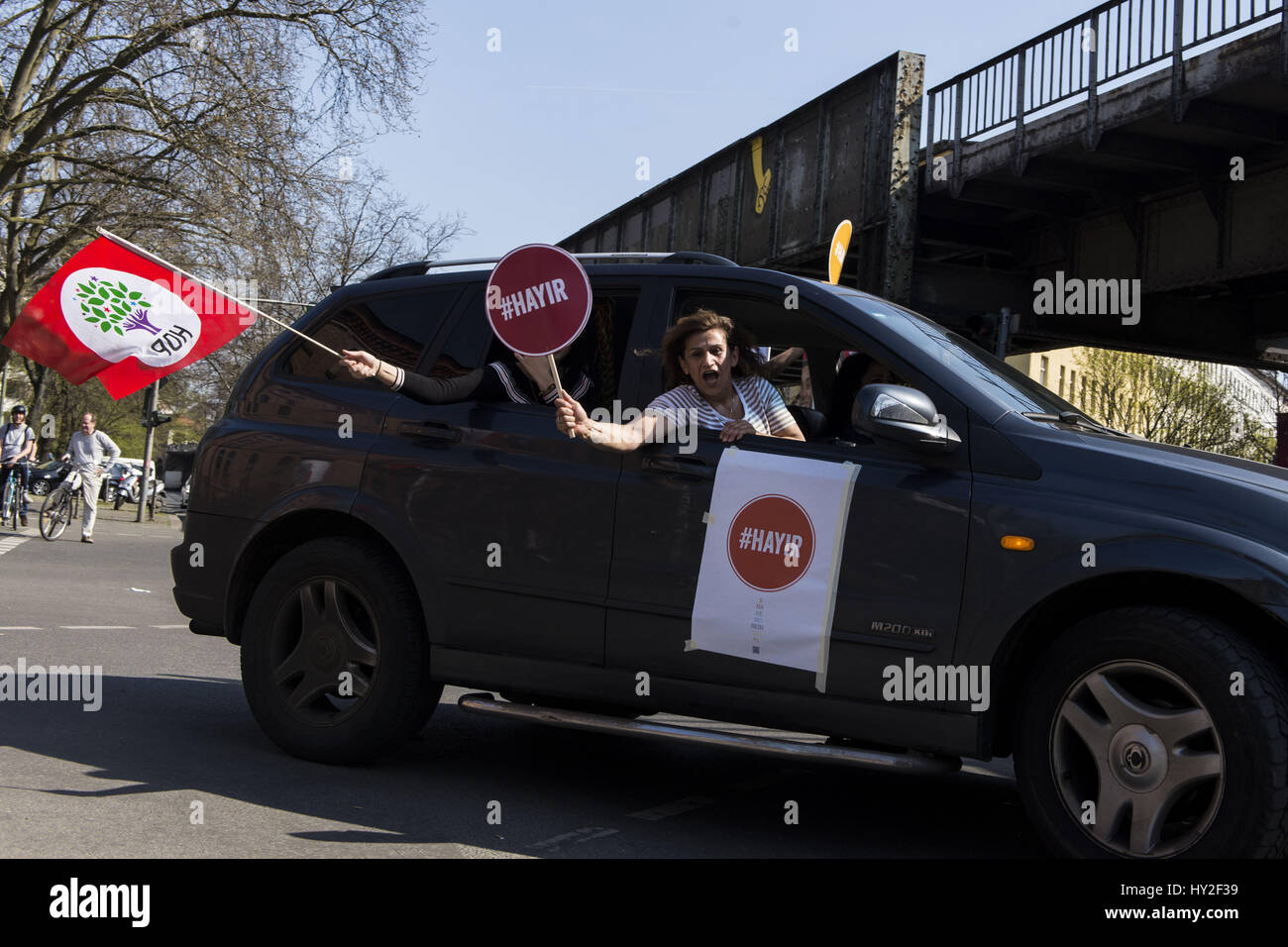 Berlin, Berlin, Germany. 1st Apr, 2017. Opponents of RECEP TAYYIP ERDOGAN, President of Turkey rally in an car parade through Berlin. Protesters holding signs with the inscription '#Hayir ', they demand a No vote in the constitutional referendum in Turkey, where Turks living in Germany are allowed to vote. Credit: Jan Scheunert/ZUMA Wire/Alamy Live News Stock Photo