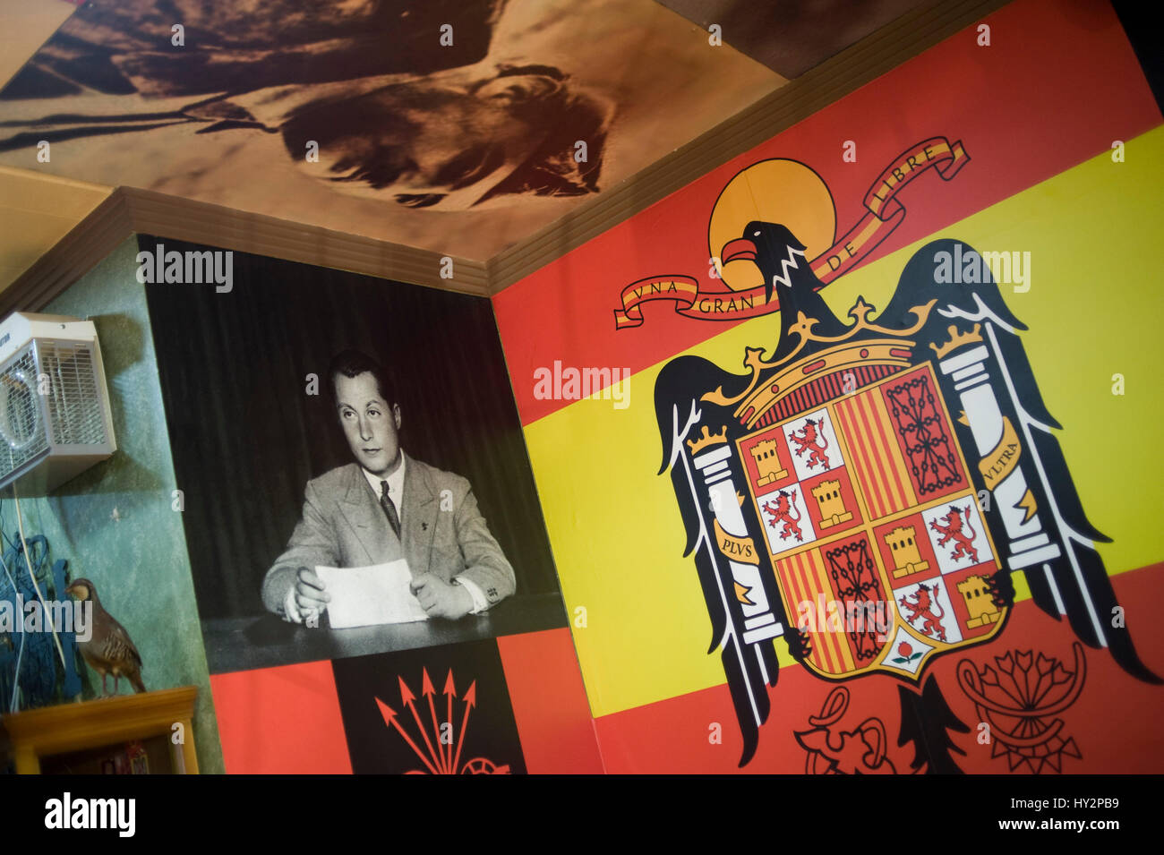 Bandera de la falange española hi-res stock photography and images - Alamy