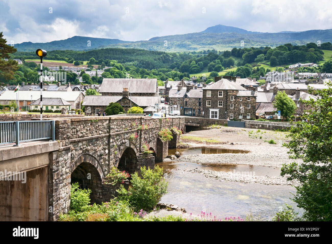 dolgellau-mountain-hi-res-stock-photography-and-images-alamy