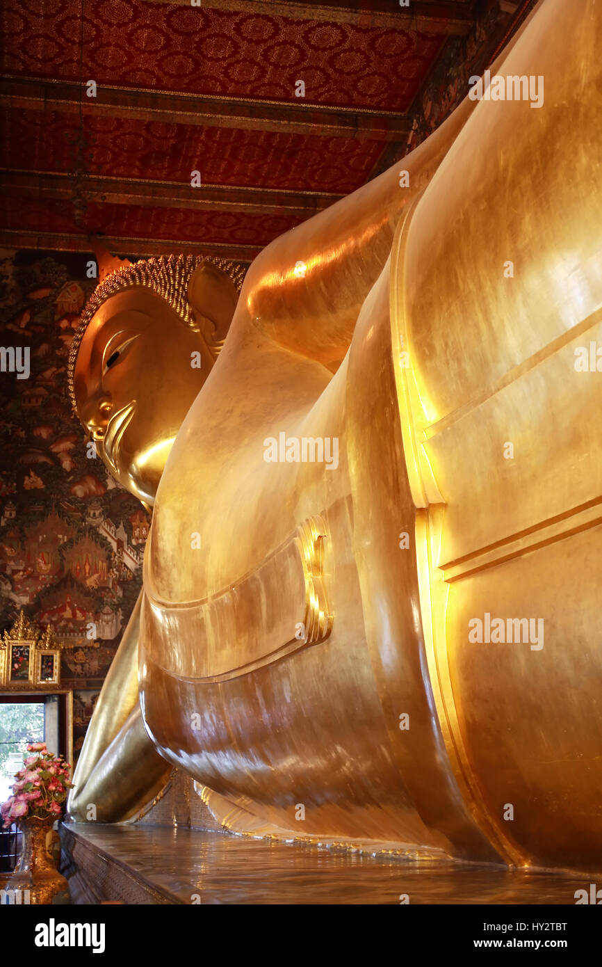 Temple of the Reclining Buddha Wat Pho in Bangkok, Thailand Stock Photo ...