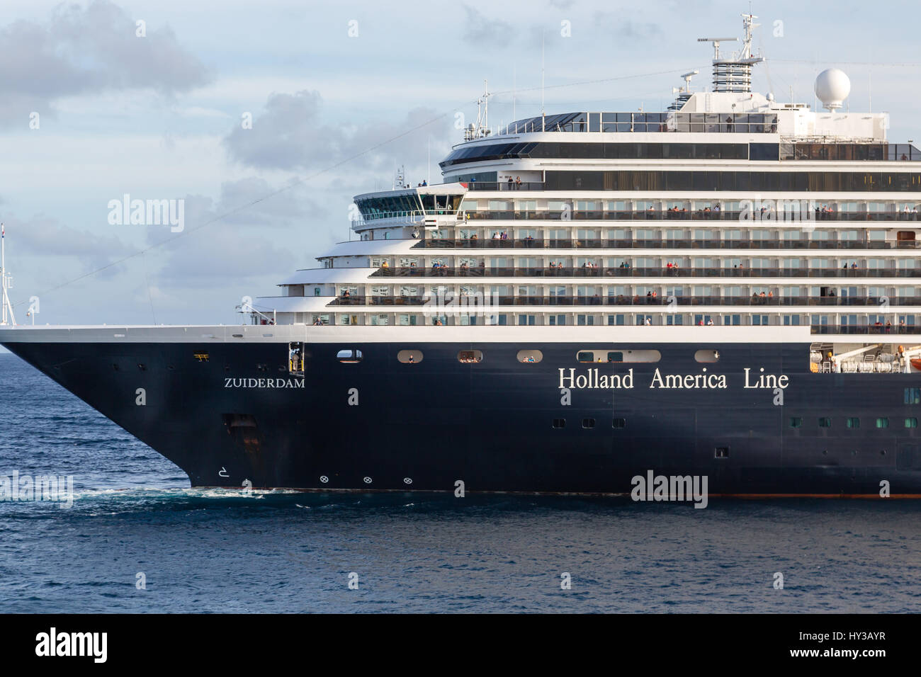 Huge Black And White Luxury Cruise Ship Sailiing Off Stock Photo Alamy