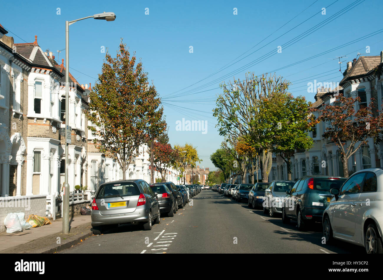 Suburb london street hires stock photography and images Alamy