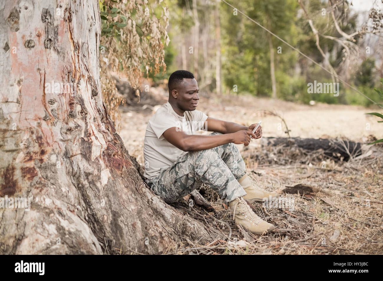 Soldier cell phone hires stock photography and images Alamy