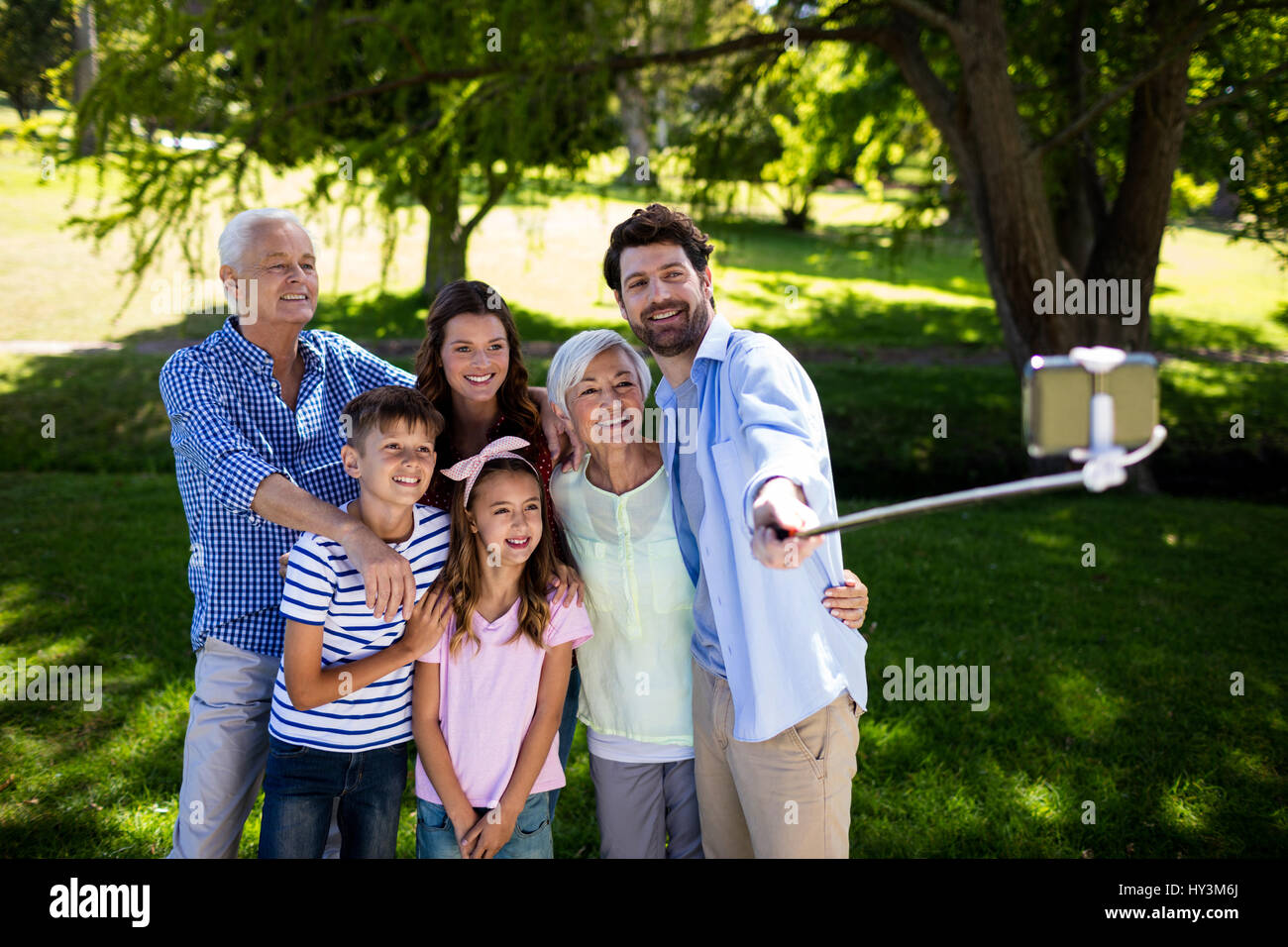 Family generator. Family generator. счастливая семья. человек радостный. счастливая семья.