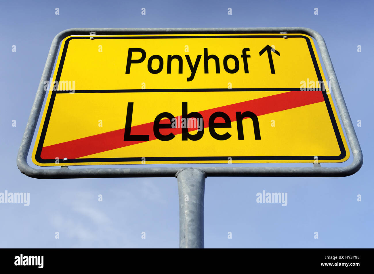 Local sign Pony court, End normal life, Ortsschild Ponyhof, Ende normales Leben Stock Photo