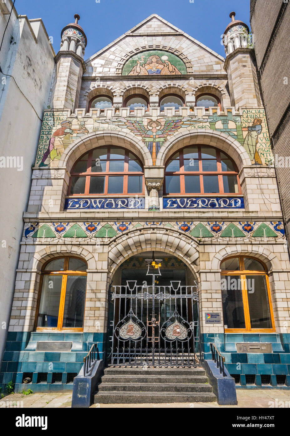 United Kingdom, South West England, Bristol, exhuberant faience frontage of the Edward Everard Building in Broad Street, facade of a former printing w Stock Photo