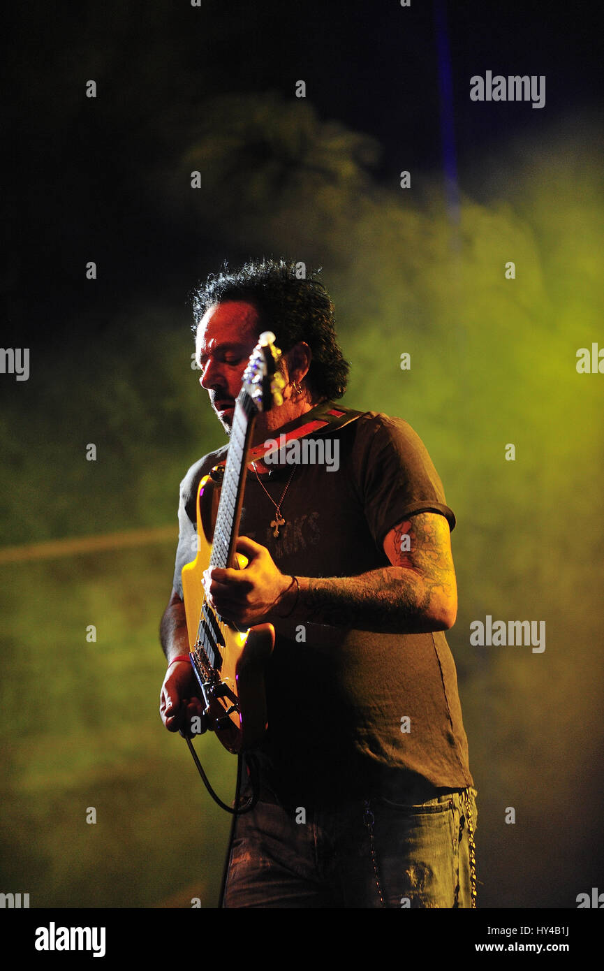 Toto Guitar High Resolution Stock Photography and Images Alamy