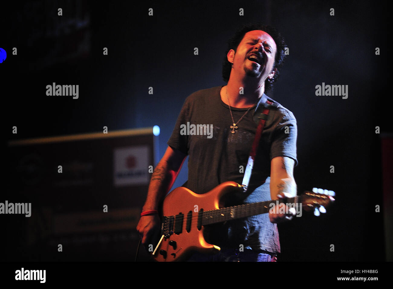 Toto Guitar High Resolution Stock Photography and Images Alamy