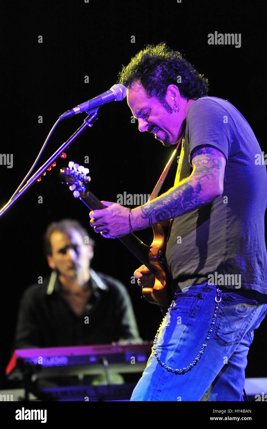 Toto Guitar High Resolution Stock Photography and Images Alamy