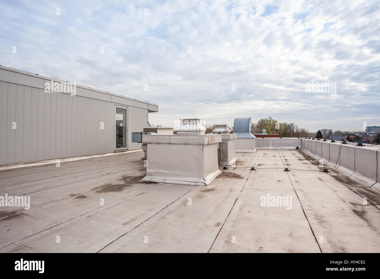 on an flat roof there cooling air conditioning Stock Photo Alamy