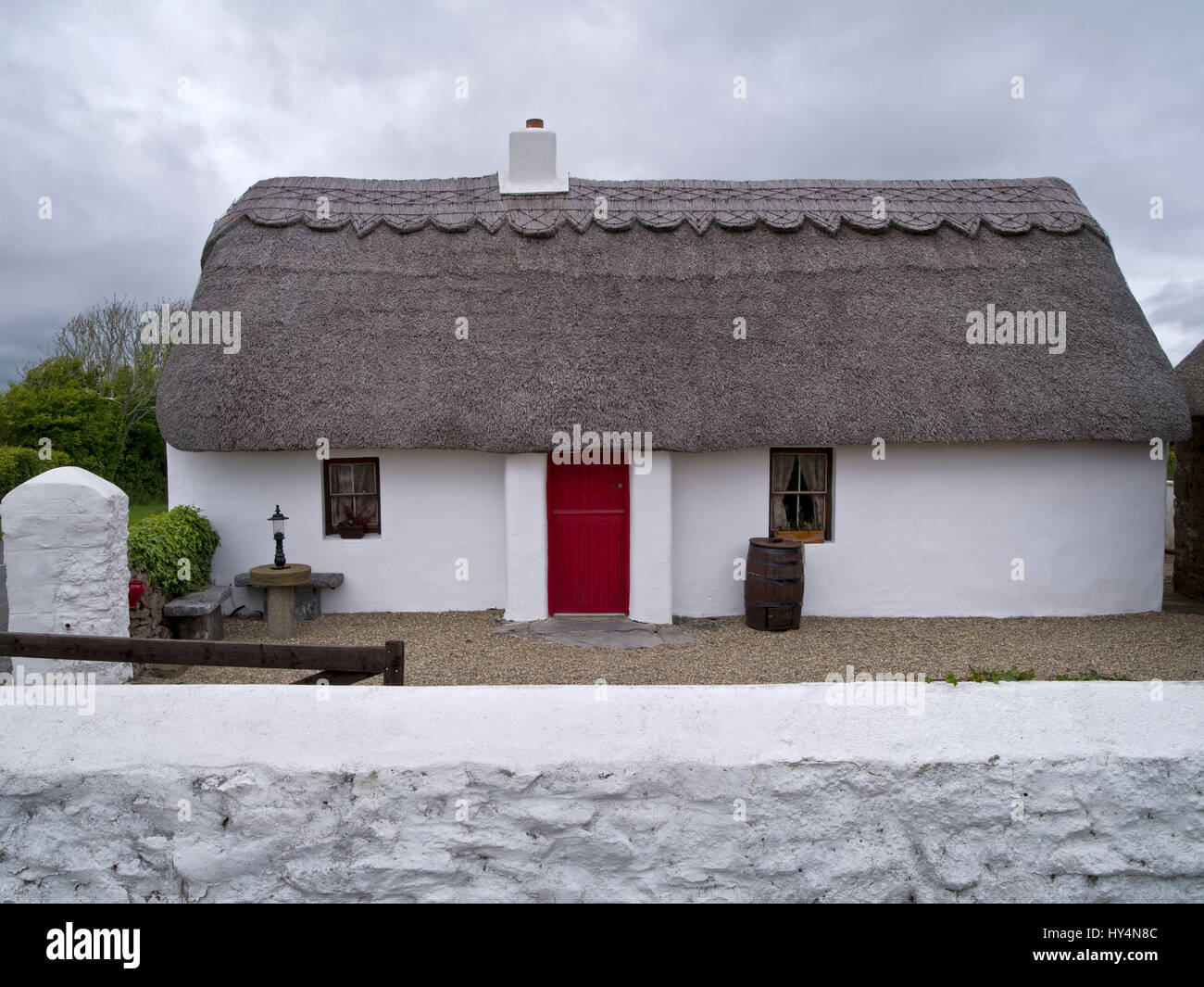 Ireland, Wexford, thatched cottage, Hook Peninsula Stock Photo Alamy