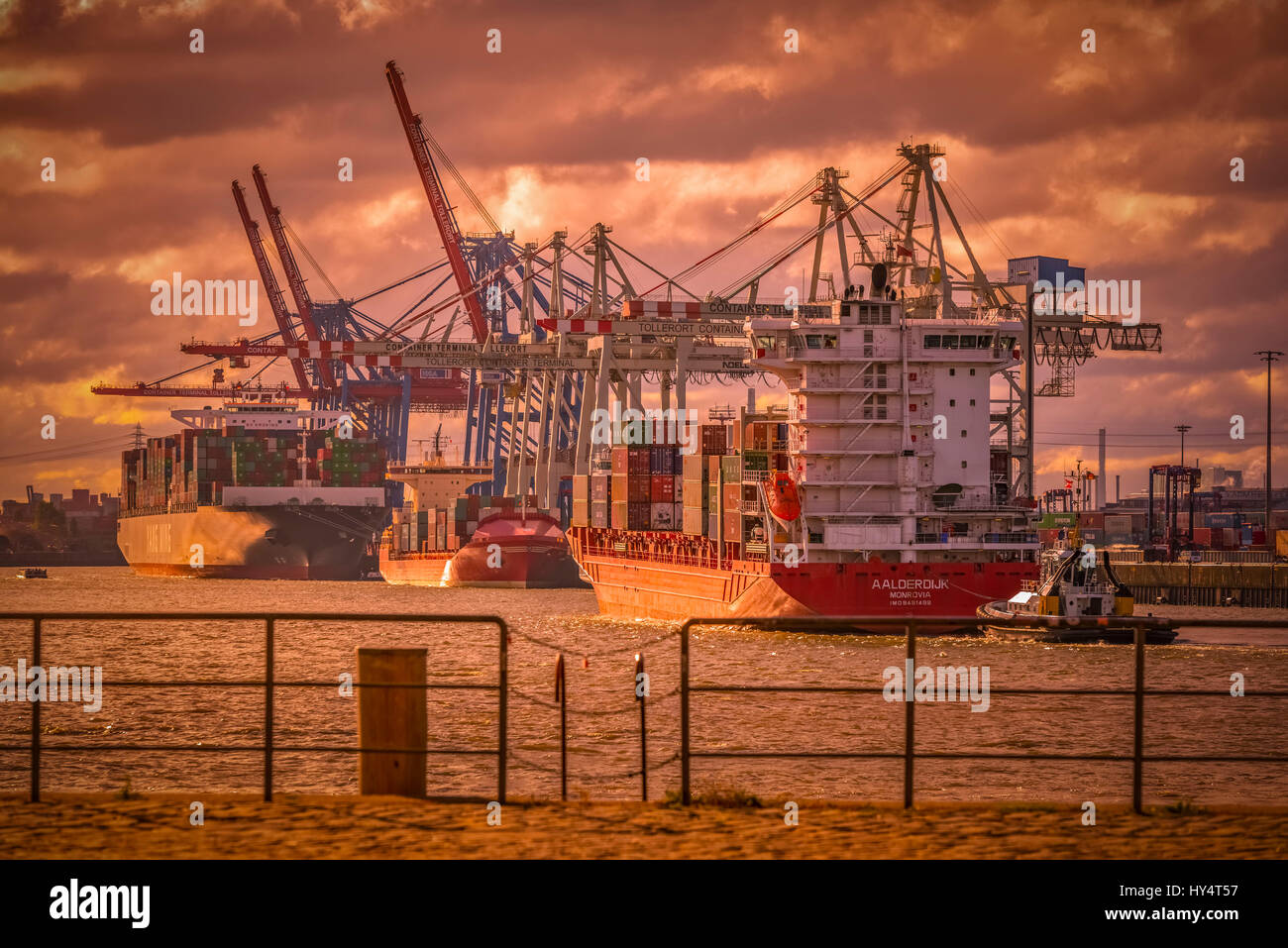 Germany, Hamburg, Elbe, harbor, St. Pauli, fish market, Great place, Container Terminal Stock Photo