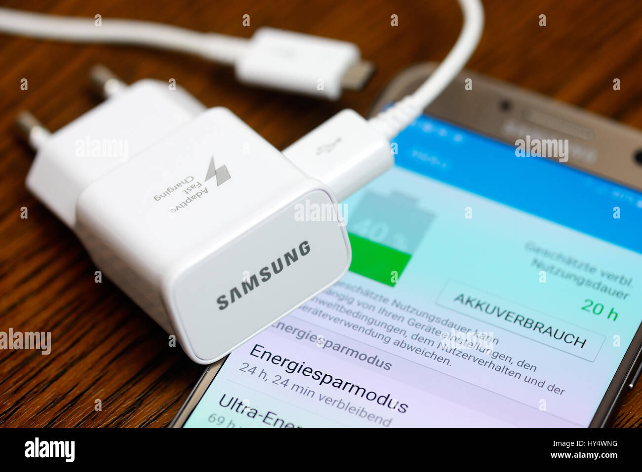 Samsung charger hi-res stock photography and images - Alamy