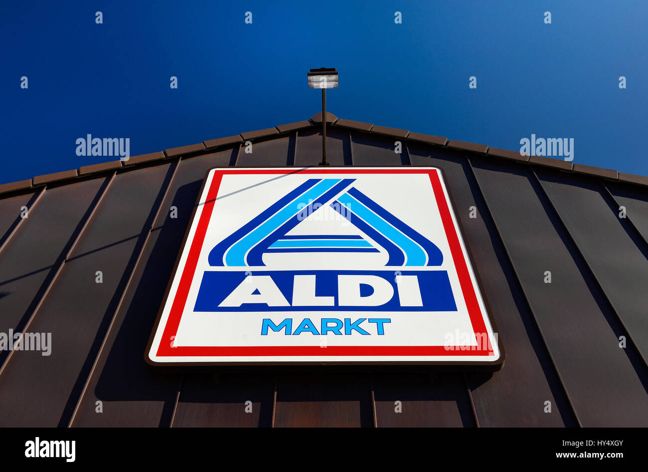 Aldi, food discount shop, Lebensmitteldiscounter Stock Photo Alamy