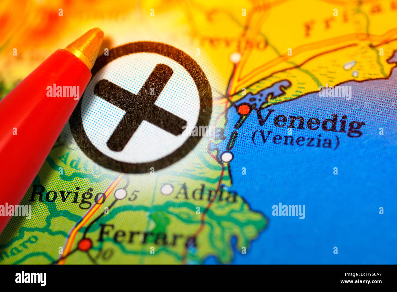 Zerrissene karte hi-res stock photography and images - Alamy