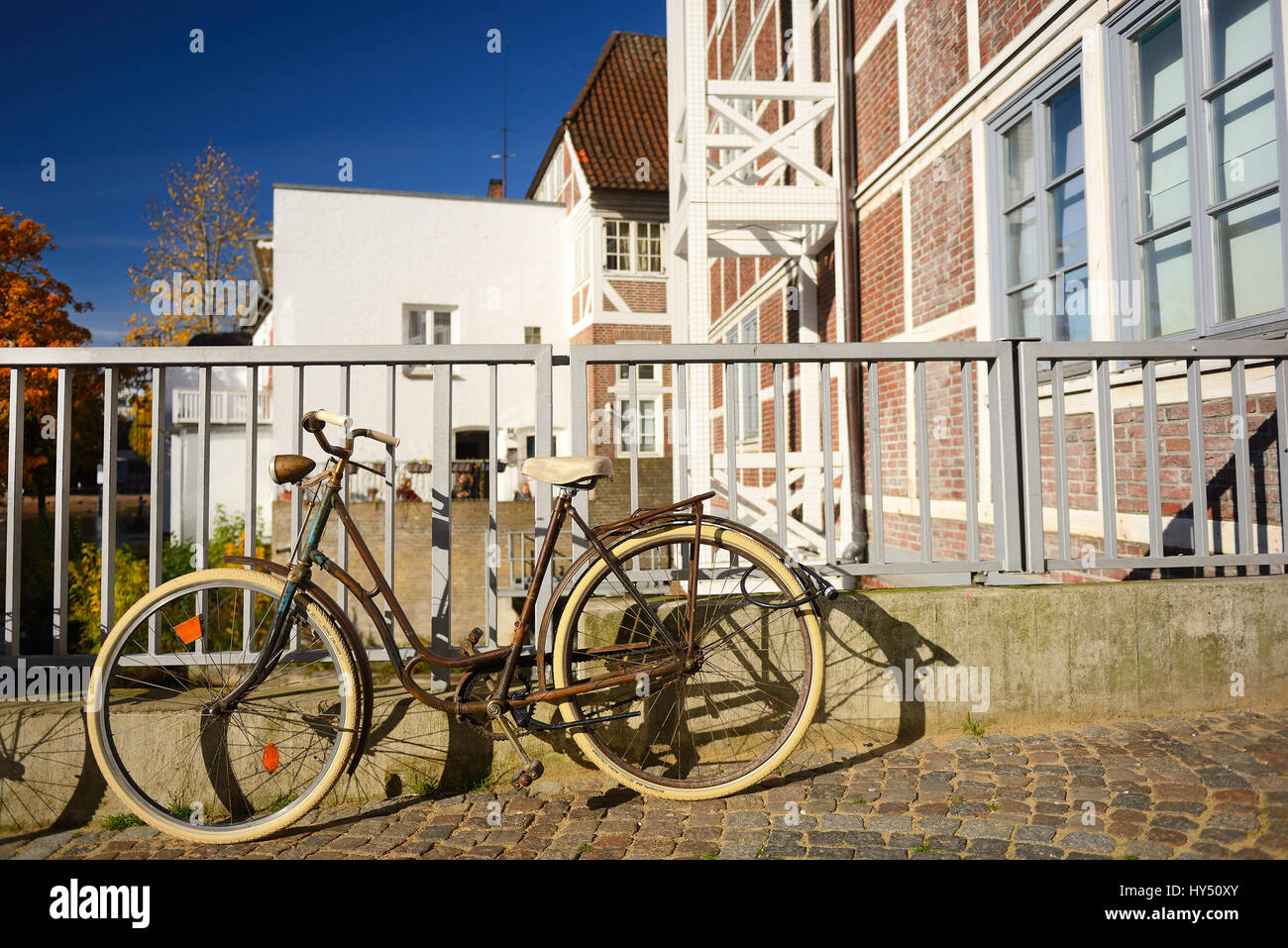 Altes fahrrad hi-res stock photography and images - Alamy