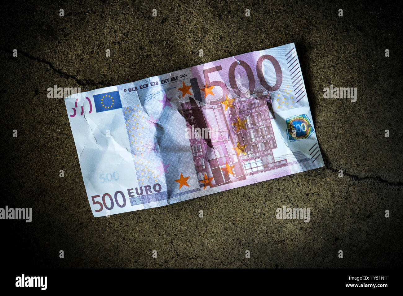 500-euro-light on the ground, planned abolition of the 500-euro-bank note, 500-Euro-Schein auf dem Boden, geplante Abschaffung der 500-Euro-Banknote Stock Photo