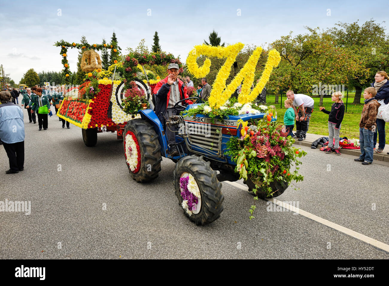 Harvest Festival Tractor Stock Photos &amp; Harvest Festival ...