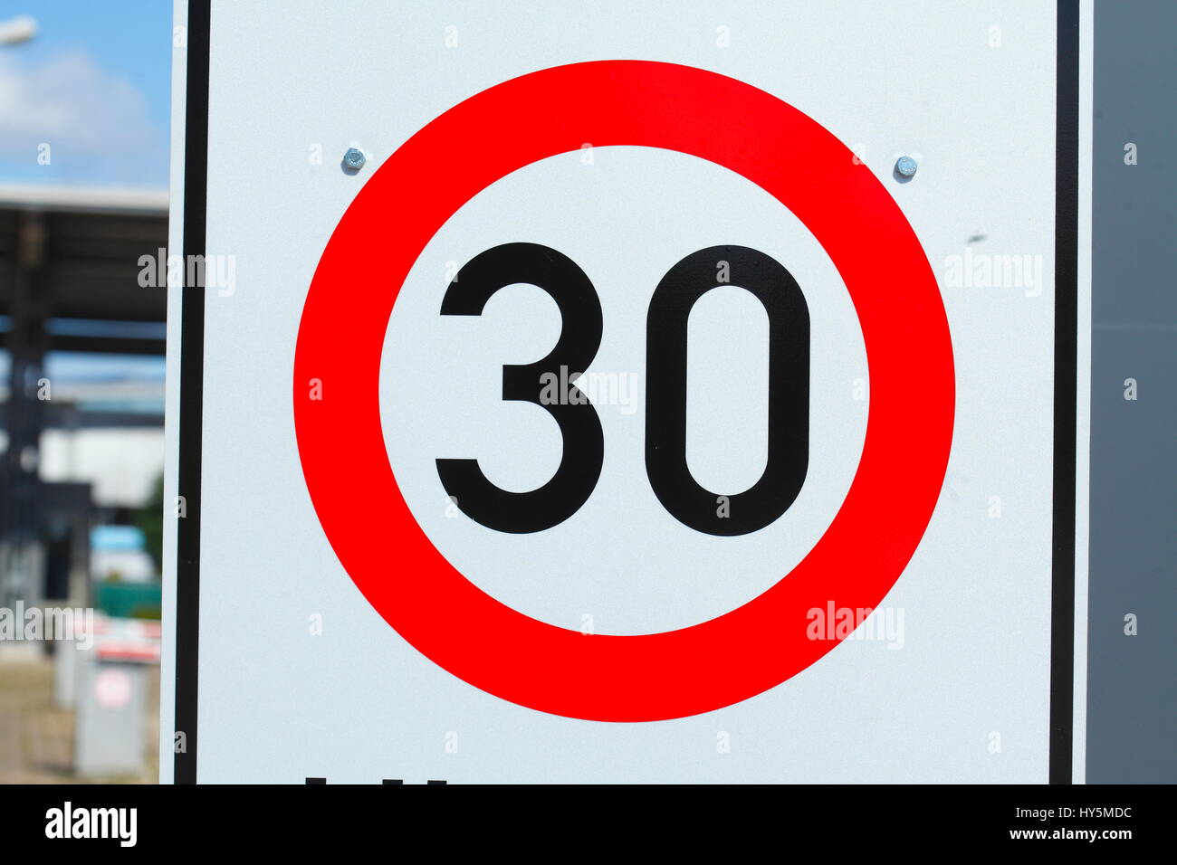 30 km h hi-res stock photography and images - Alamy