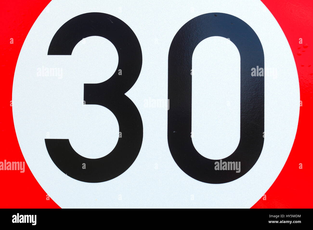 30 km h hi-res stock photography and images - Alamy